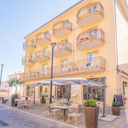 Hotel La Bussola フィナーレ・リーグレ エクステリア 写真
