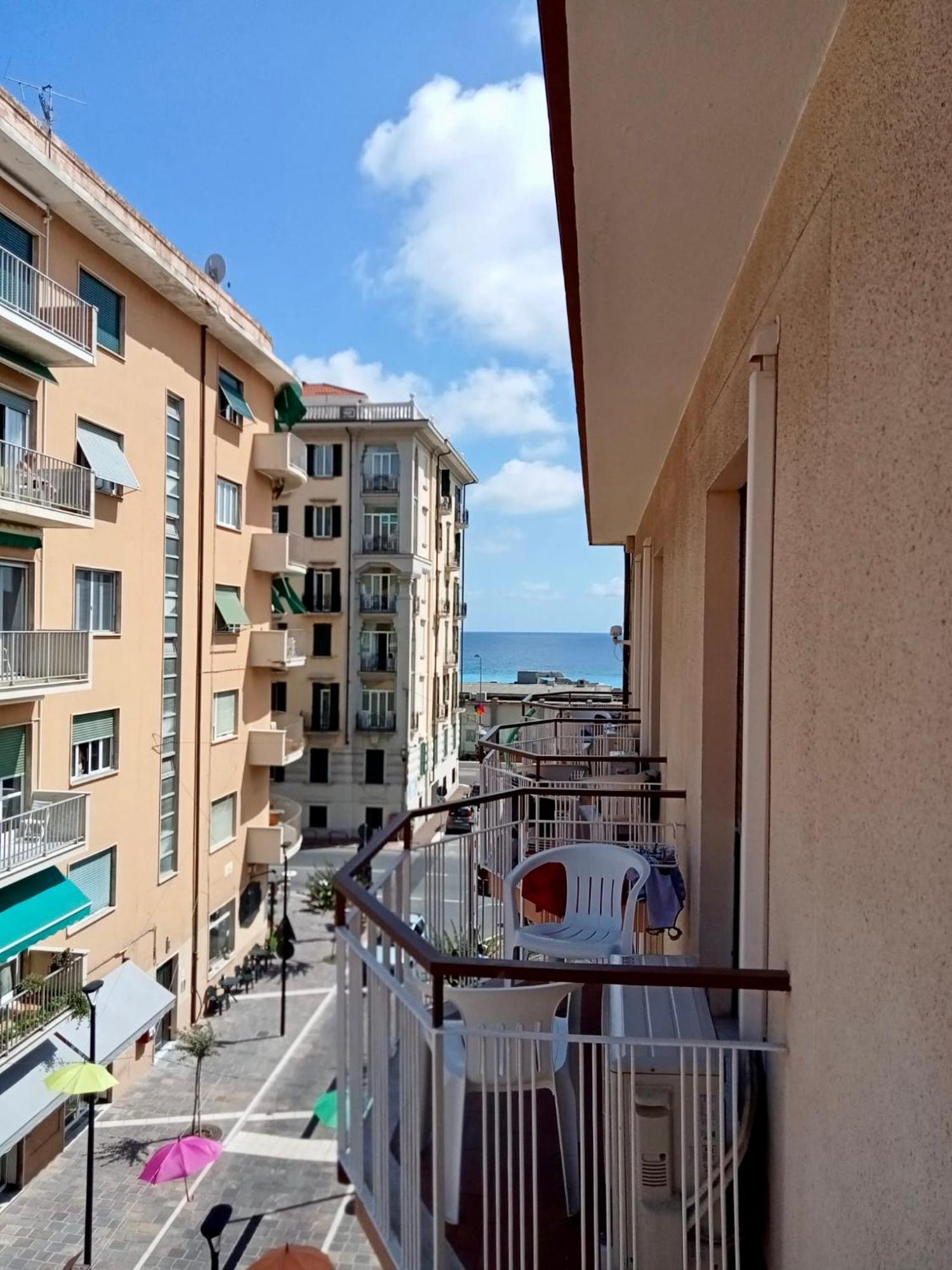Hotel La Bussola フィナーレ・リーグレ エクステリア 写真