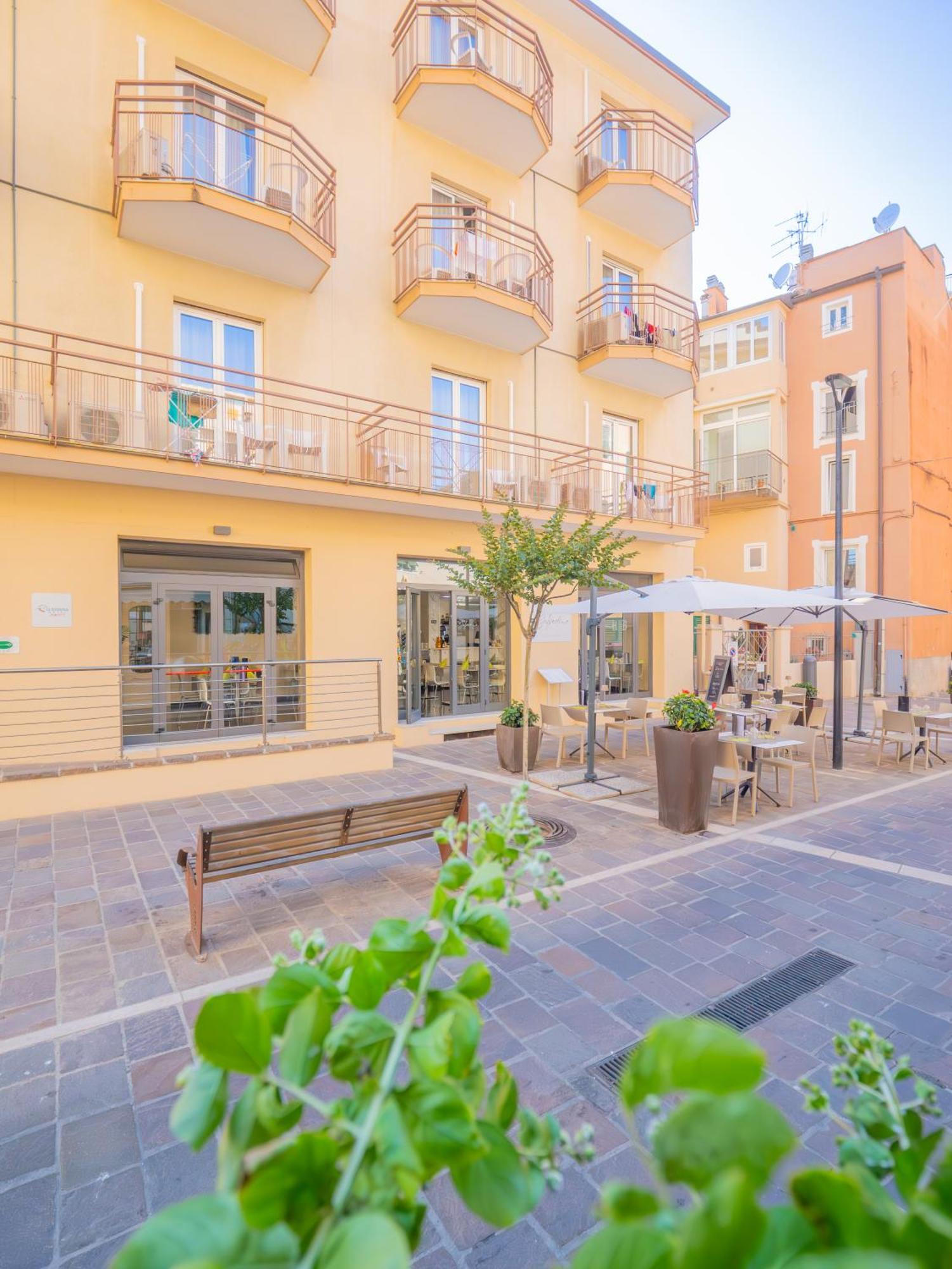 Hotel La Bussola フィナーレ・リーグレ エクステリア 写真